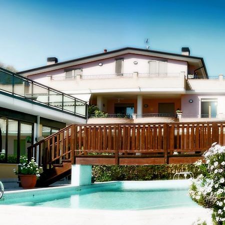 Villa Dei Romanzi Tortoreto Екстериор снимка