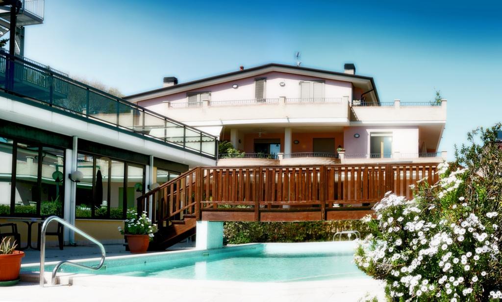 Villa Dei Romanzi Tortoreto Екстериор снимка