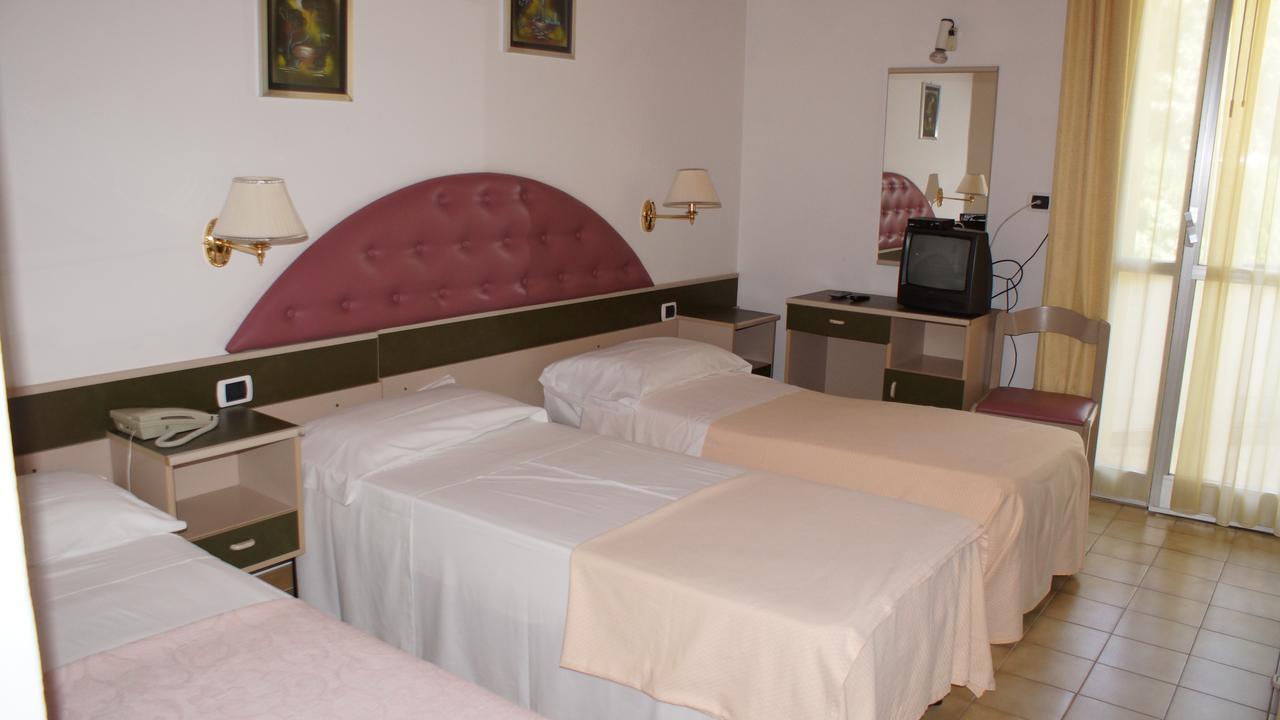 Villa Dei Romanzi Tortoreto Екстериор снимка